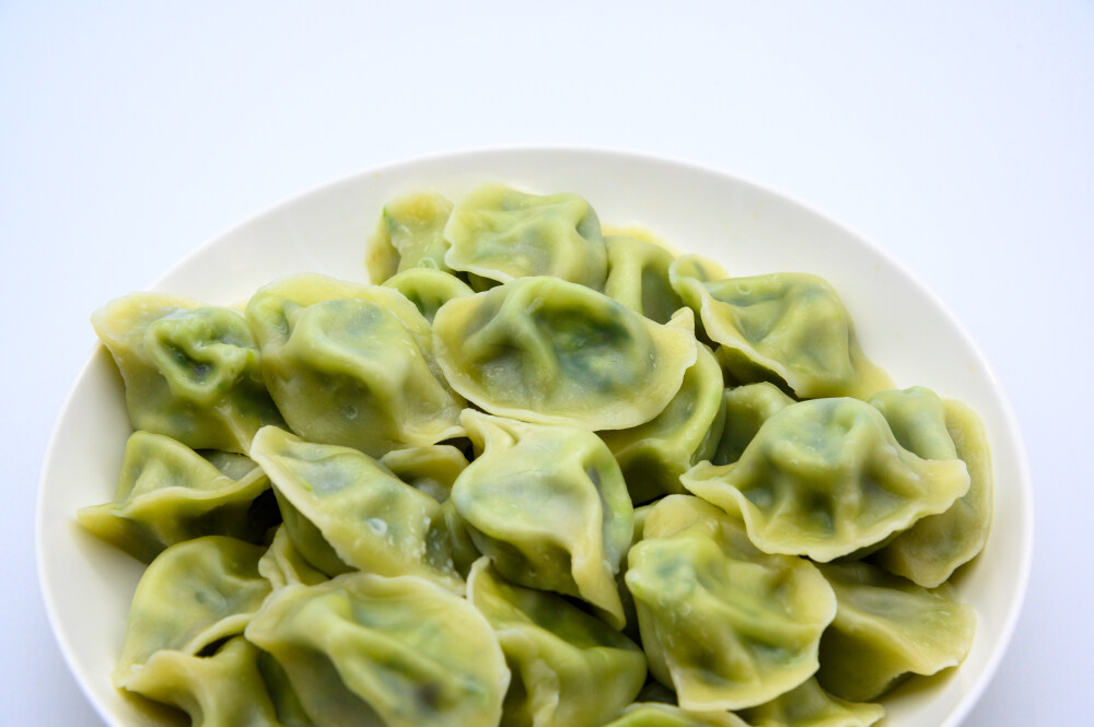 饺子 水饺 煮 熟食 煮饺子 面食 白色瓷盘 白色背景 调料 馅料 肉馅 菜馅 瓷盘 圆形 圆形瓷盘 白色 静物 概念 艺术 食品 中国 排列 特写 团圆饭 饮食 中国菜 美味 主食 春节 年夜饭 摄影 生活方式 中国文化 传统节日 庆典 健康食物 状态 塞满了的 中国元素 饮食文化 传统食物
