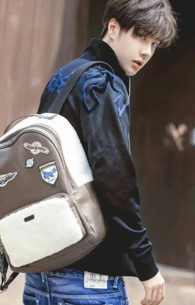 博君一肖和摩托