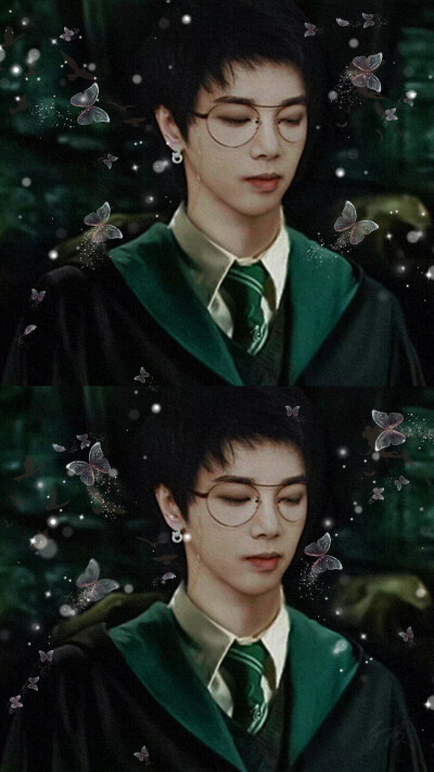 华晨宇拼接壁纸
