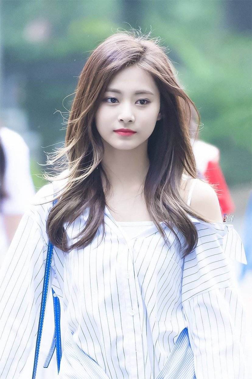 Twice周子瑜
Tzuyu shining