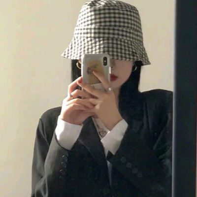 女生头像 拿图点赞