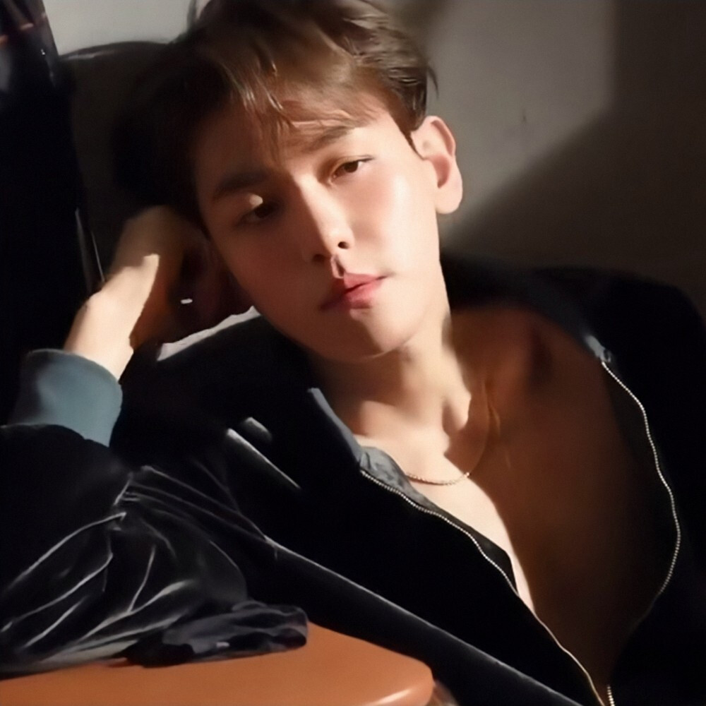 边伯贤。原截乔礼。