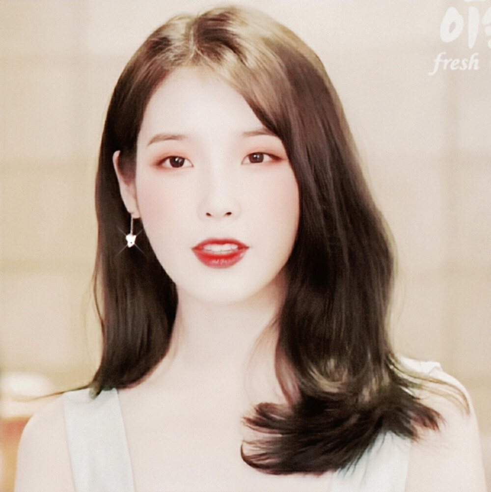 -李知恩
森木万千，我是倒下的那一棵