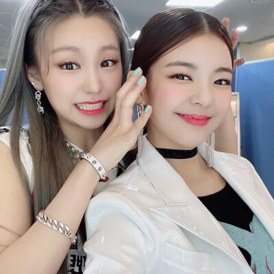 yeji+lia