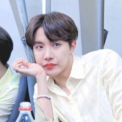 <郑号锡>·J-hope·小郑老师·
二传?李奕然
原截沈仙旻