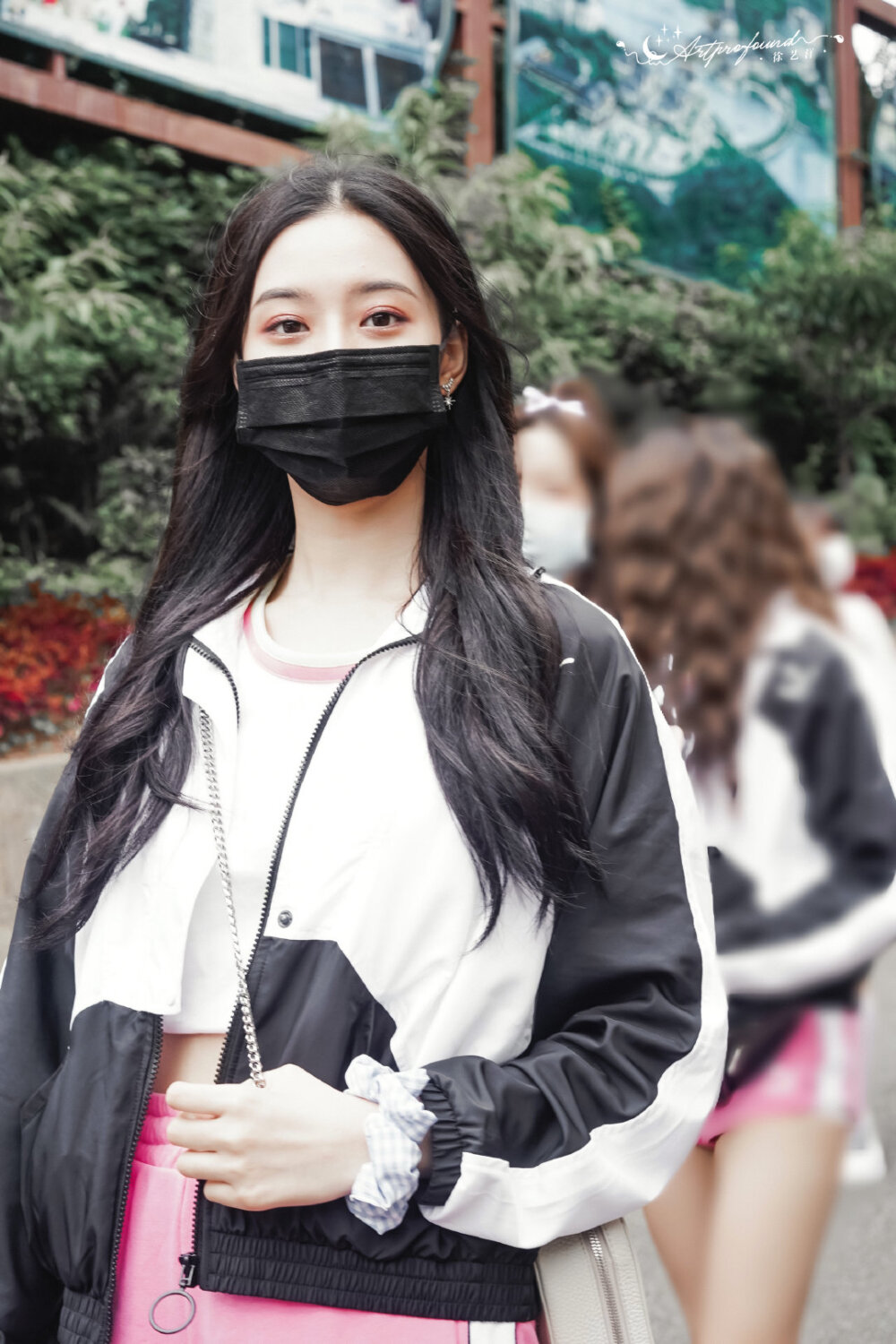 徐艺洋 侵删 拿图看简介