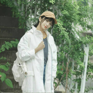 绿的(๑>؂<๑）