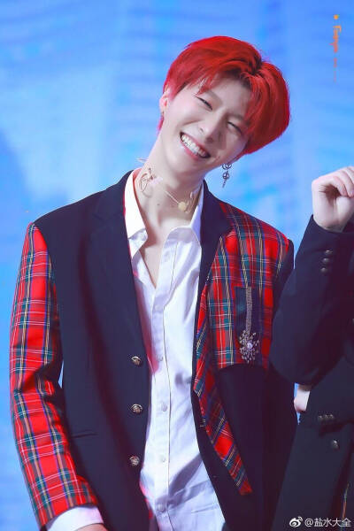 今天是红发范泽言呢，欣赏一下好看的小哥哥（范丞丞1）