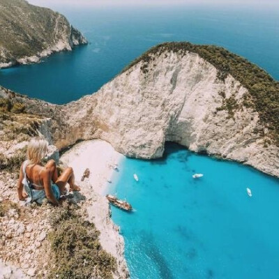 太阳的后裔取景地，位于希腊Zakynthos，有天堂之岛美誉的沉船湾