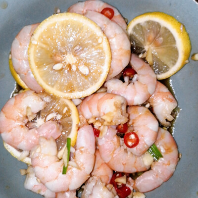 葡萄果汁 炒饭 桑葚 鸡翅 巴沙鱼 草莓牛奶 柠檬虾 草莓养乐多