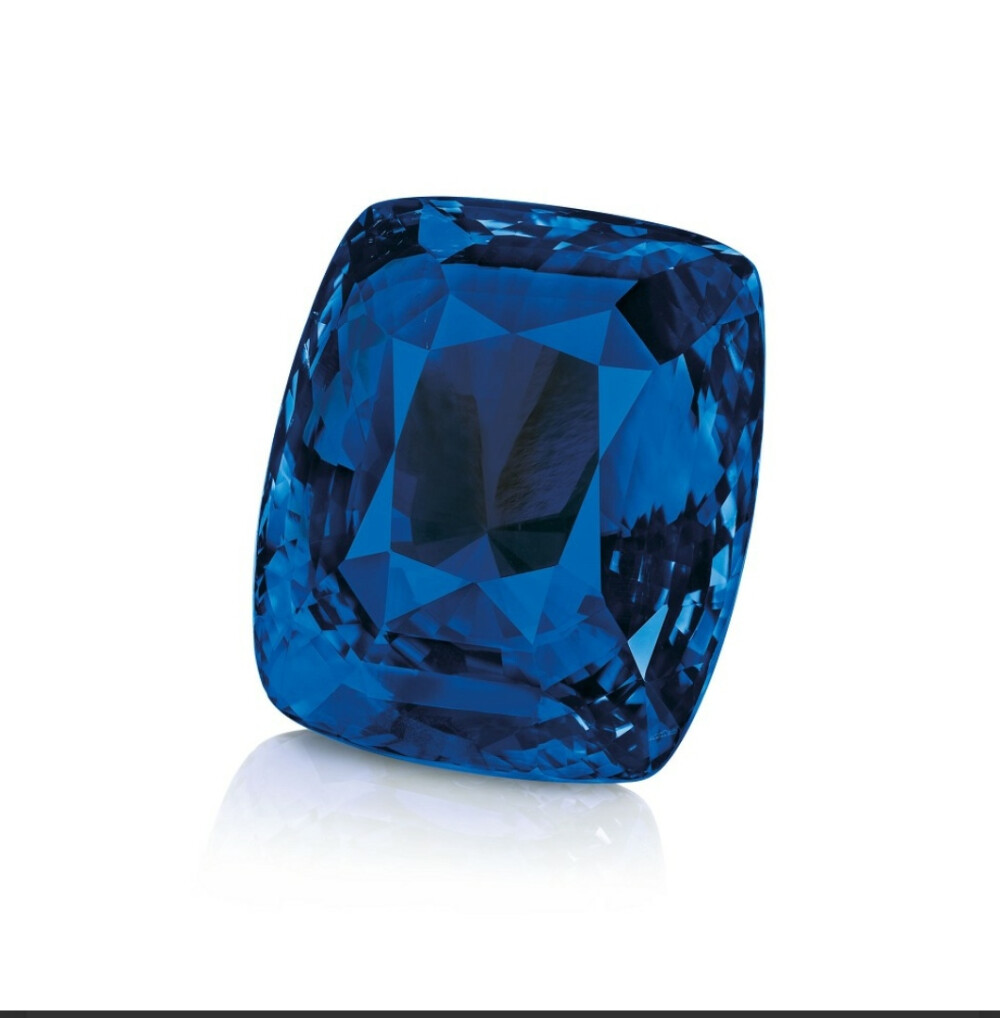 「Blue Belle of Asia」蓝宝石
重392.52ct，曾在2014年 Christie’s 日内瓦拍卖中以1750万美元成交。