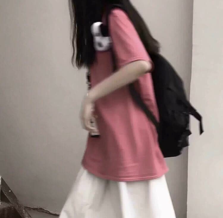 #女生头像
他只会说你别老是不开心 但是永远不会想知道你为什么不开心 也不会想办法让你开心