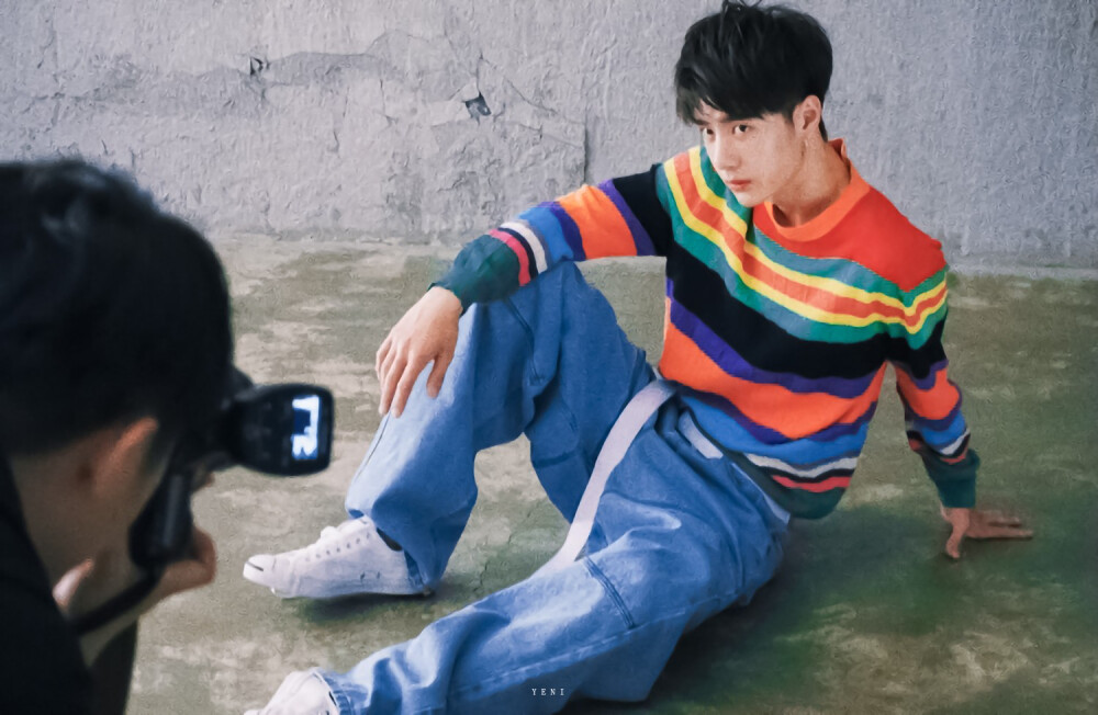 ELLESHOP 修图
「温柔的样子♡真止不住心动」
@UNIQ-王一博 cr:logo