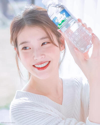 李知恩 IU
cr:花臂小天使