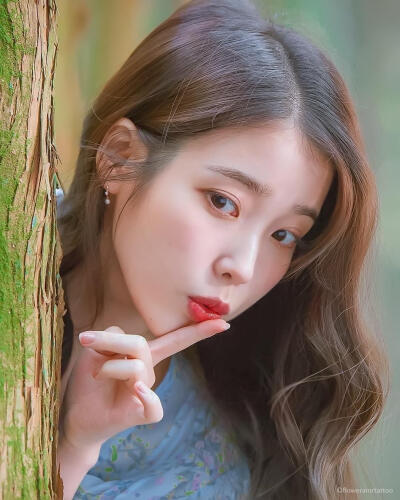 李知恩 IU
cr:花臂小天使