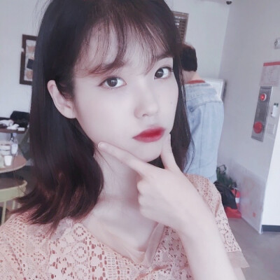 IU 李知恩