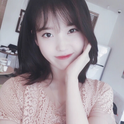 IU 李知恩