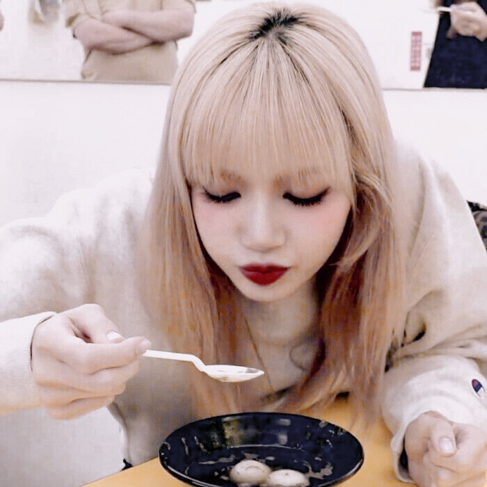 //Lisa//原截自堆糖doyoungnim. p6对比图.抱图dd关注.使用请注明【林希桃】三禁