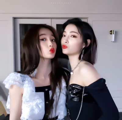 许佳琪
Weibo@烫咸菜