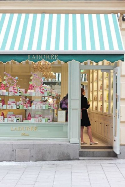 法国著名奢侈蛋糕店Laduree—拉朵蕾