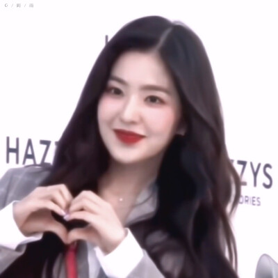 
深谙世故却不世故，才是最善良的成熟。
