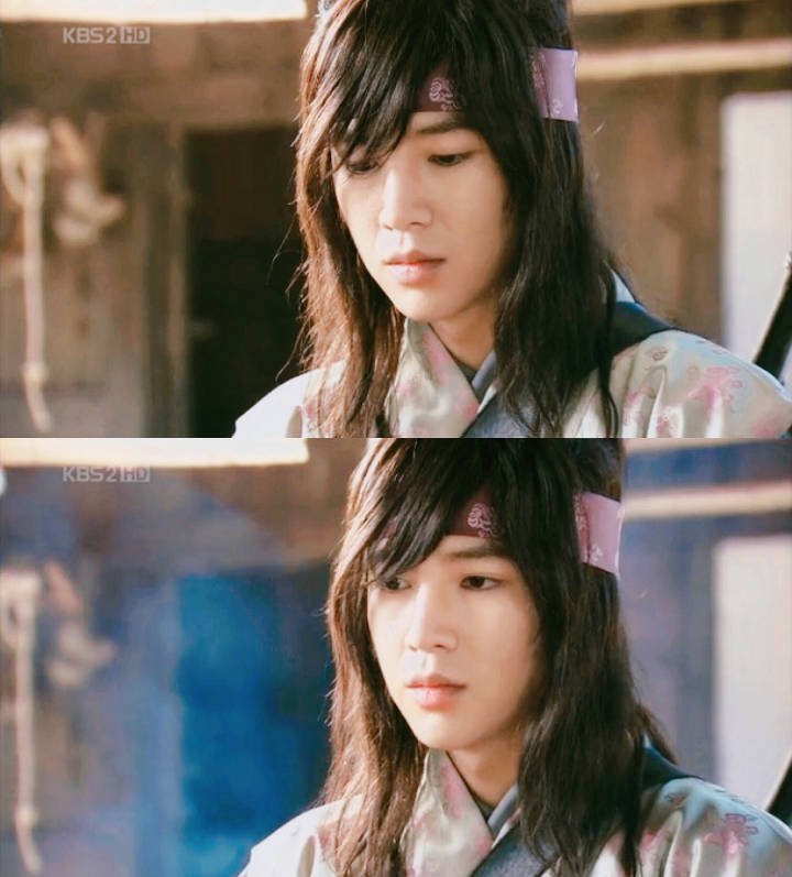 张根硕《快刀洪吉童》剧照 古装也超帅