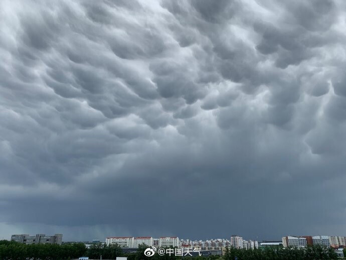 北京的暴雨云