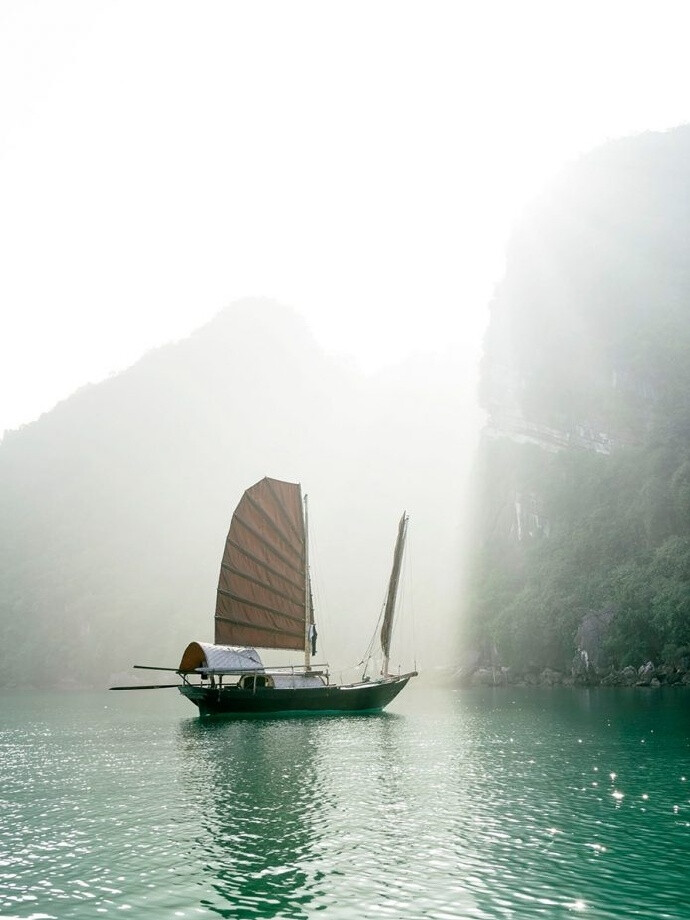 Bai Tu Long Bay， Vietnam.越南，下龙湾