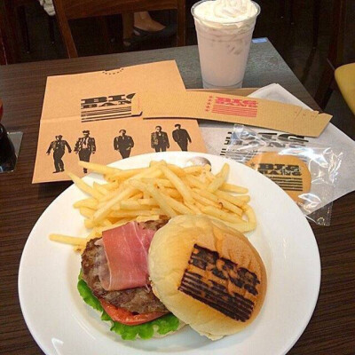 THE BURGERS TOKYO汉堡店推出的Bigbang主题系列汉堡咖啡 