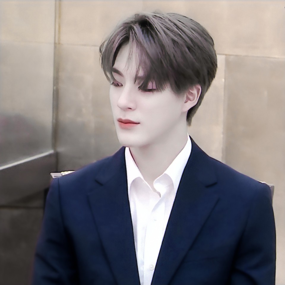 Love me little and love me long.
不求情意绵绵，但求天长地久。
自截//温今
nct李帝努Jeno