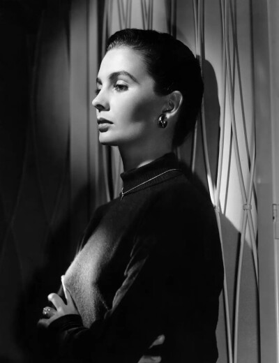 简·西蒙斯
Jean Simmons