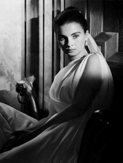 简·西蒙斯
Jean Simmons