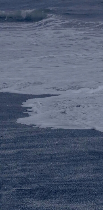 蓝色壁纸〈大海〉
图源于网络
侵权删
也可做聊天背景图