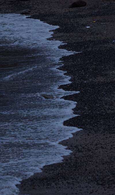 蓝色壁纸〈大海〉
图源于网络
侵权删
也可做聊天背景图