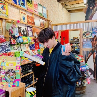 ONEUS 金英助/RAVN
cr.official_oneus