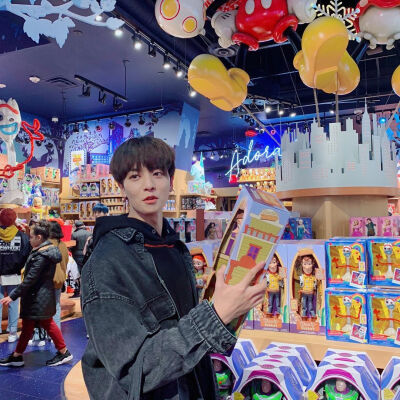 ONEUS 金英助/RAVN
cr.official_oneus