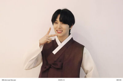 ONEUS 李抒澔/SEO HO
cr.official_oneus