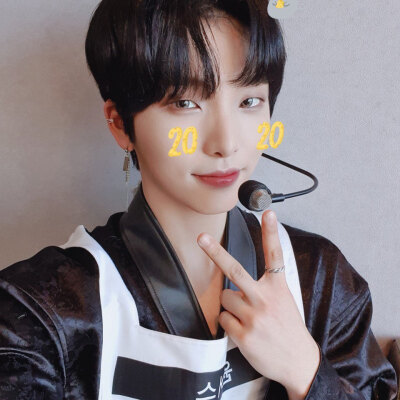 ONEUS 李抒澔/SEO HO
cr.official_oneus