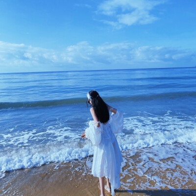 女生头像‖海边女头
by: 拟黎
