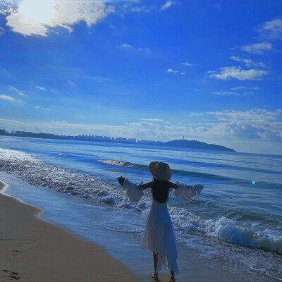 女生头像‖海边女头
by: 拟黎
