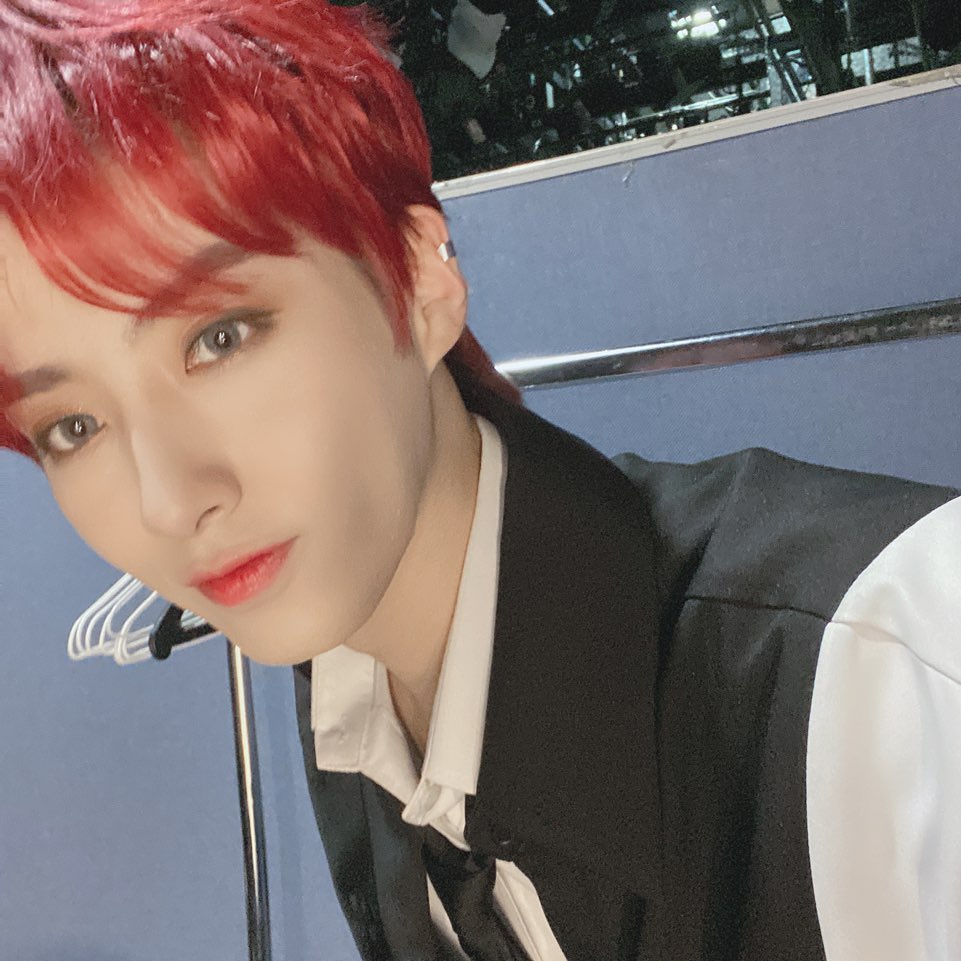 ONEUS 孙东柱/XION
cr.official_oneus