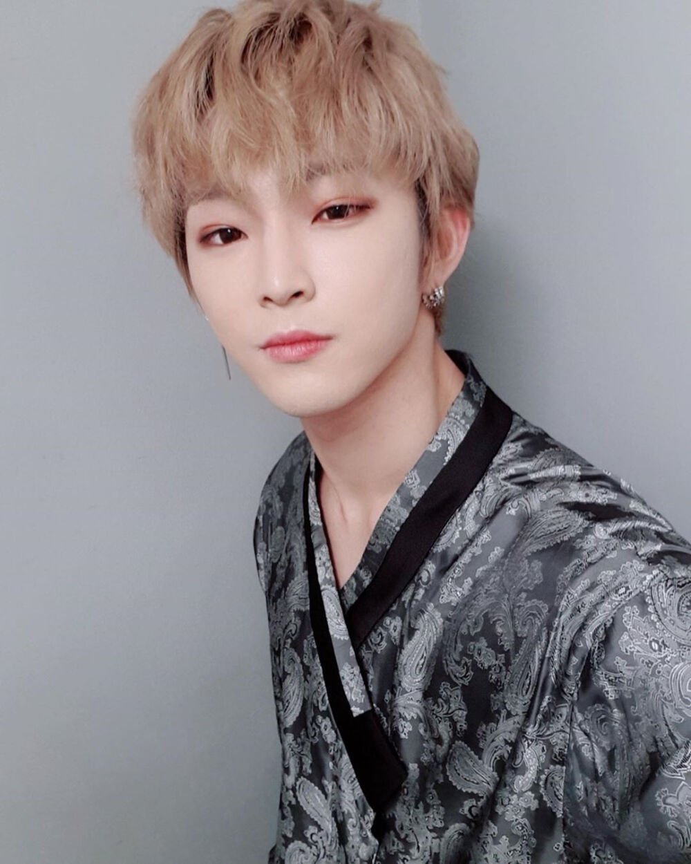 ONEUS 金建学/LEE DO
cr.official_oneus