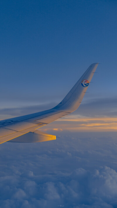 「暮色醉人，愿有人陪你看尽黄昏」
©一白山