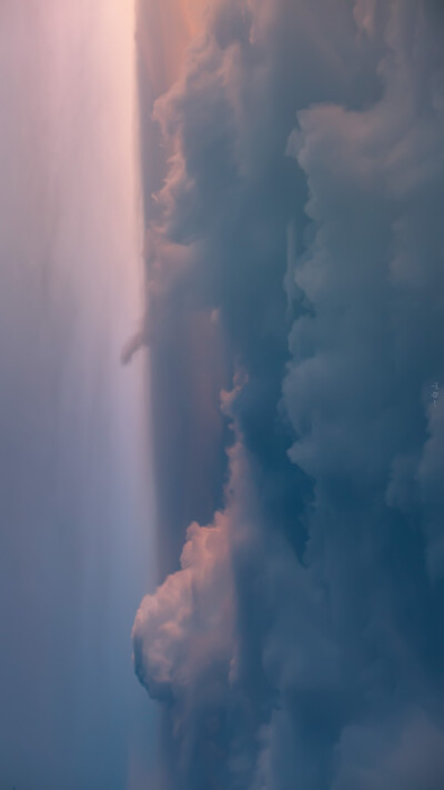 「暮色醉人，愿有人陪你看尽黄昏」
©一白山