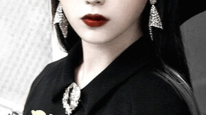 彼方尚有荣光在。


# IU