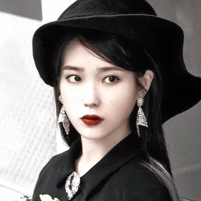 彼方尚有荣光在。
# IU