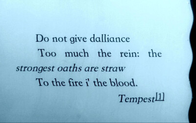 文字，云，花。