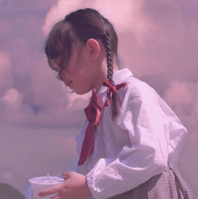 .总有人带着热衷和坚信拥抱你​