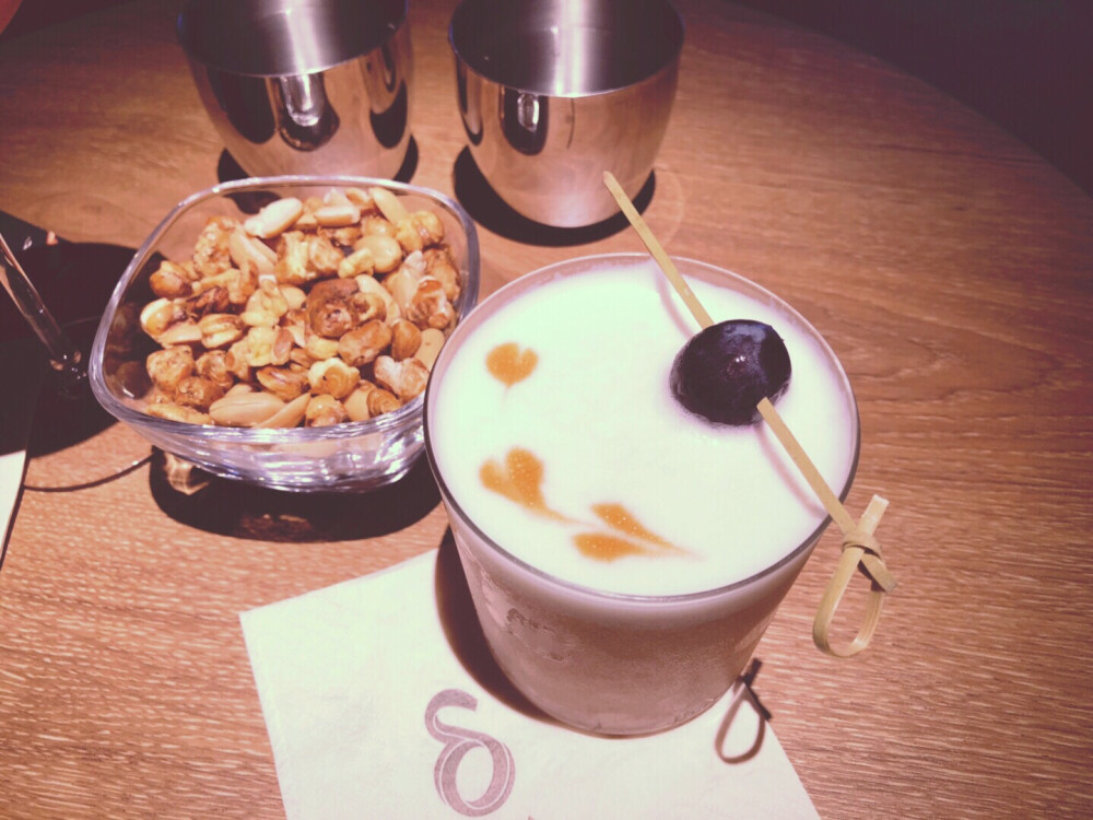 DELTA
Jasmine Pisco sour