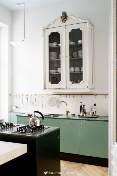 中世纪摩登风格